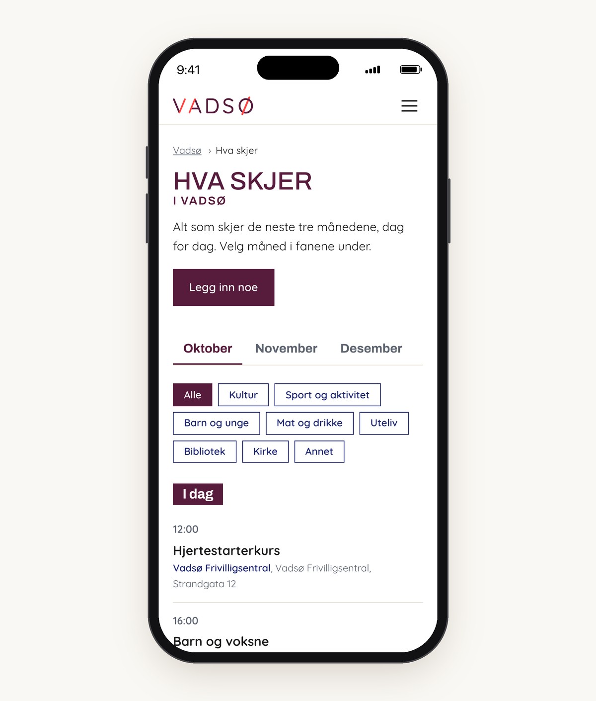 Aktivitetskalenderen for Vadsø vist på en mobiltelefon, med arrangementer gruppert dag for dag